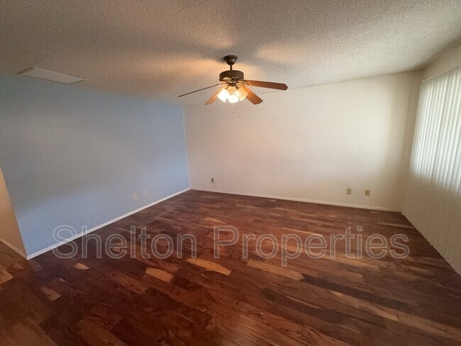 Building Photo - 10103 N 97th Ave