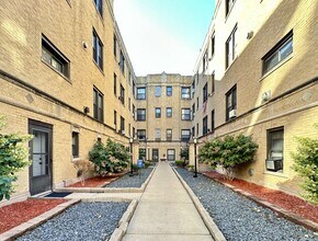 Building Photo - 2851 N Orchard St