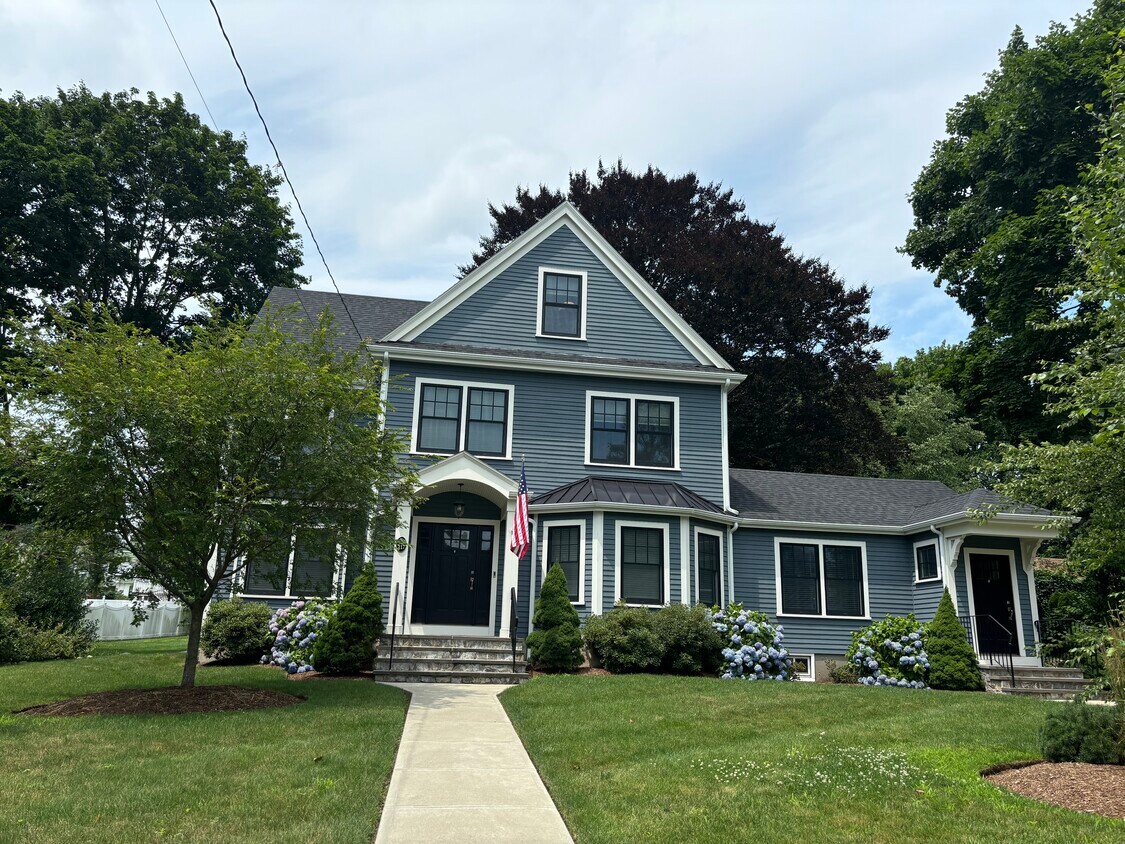 Primary Photo - 217 Washington St