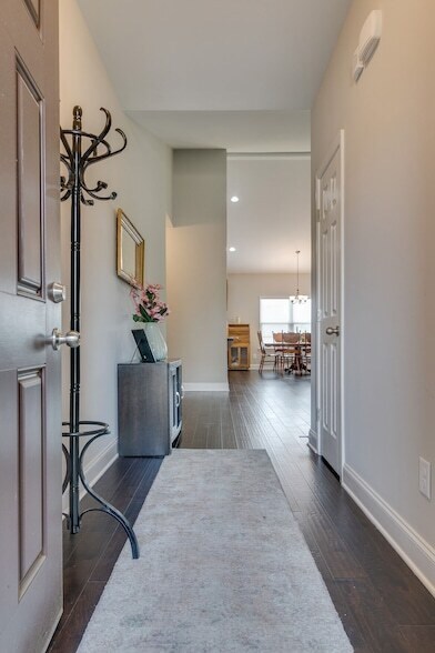 Foto del edificio - 730 Canter Ln