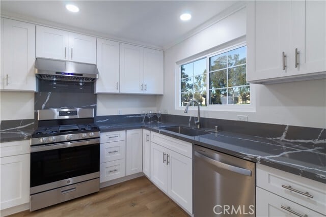 Building Photo - 31 Windjammer