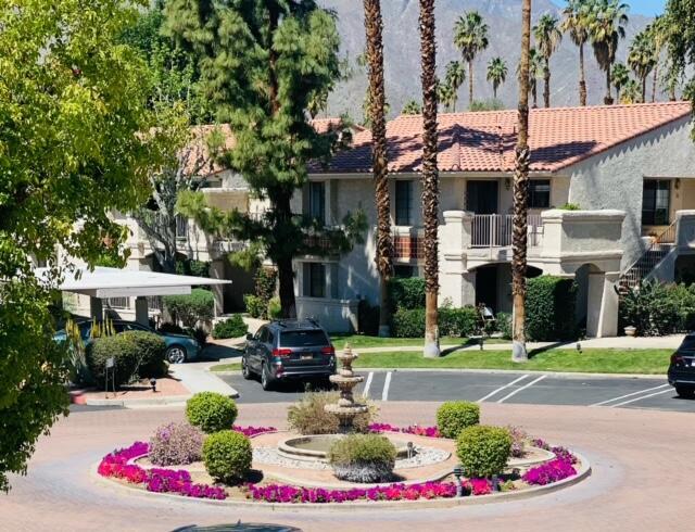 Primary Photo - 2700 E Mesquite Ave