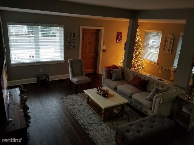 Building Photo - 4 br, 3.5 bath House - 4426 Ord St NE