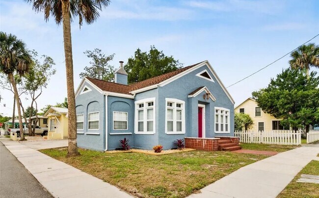 Building Photo - 300 Mary Ave