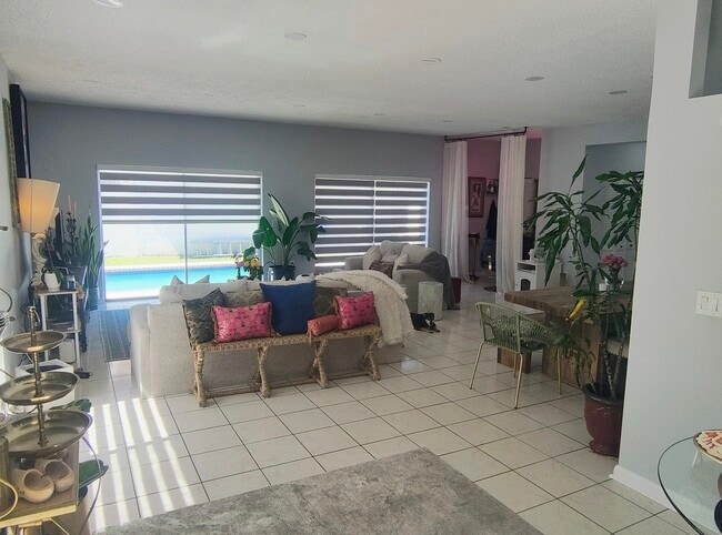 Foto del edificio - 531 NW 205th Ave