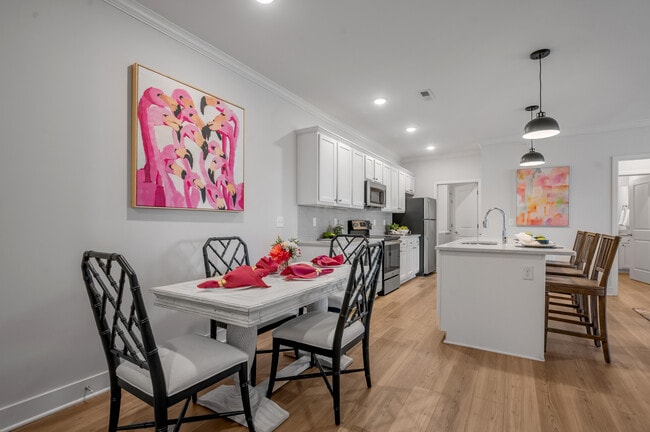 2 BD, 2BA - 1132SF - Kitchen - The Avery