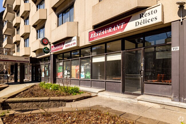 Building Photo - 955 Boul René-Lévesque Est