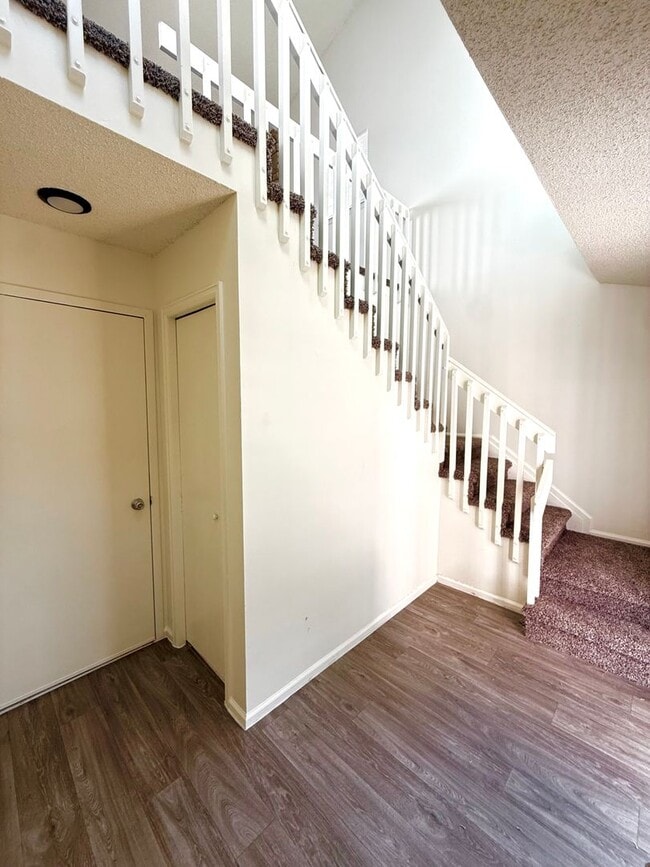 Building Photo - 8460 Everett Way