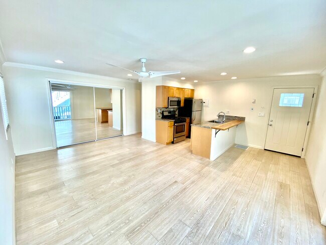 Foto del edificio - 838 Cypress Ave