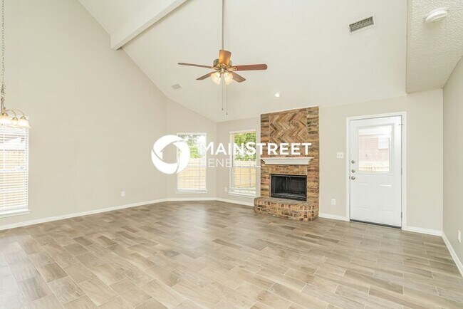 Foto del edificio - 4 Bedroom Pet-Friendly Home in Cedar Hill, TX with Main Street Renewal