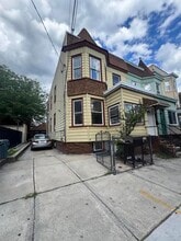 Building Photo - 220 52nd St