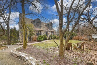 Building Photo - 24 Cartbridge Rd