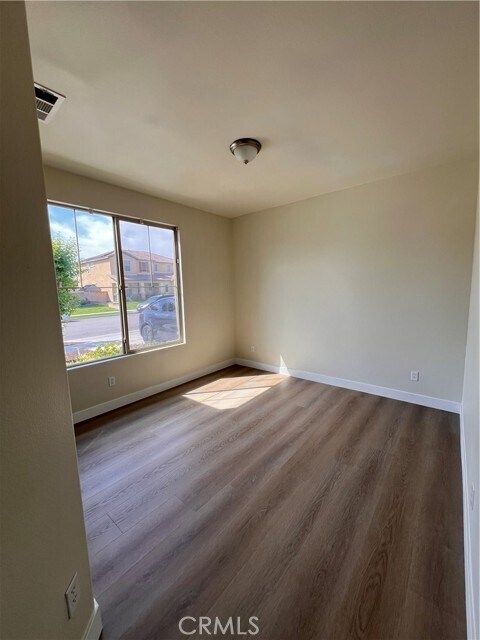 Building Photo - 5906 Meeker Dr
