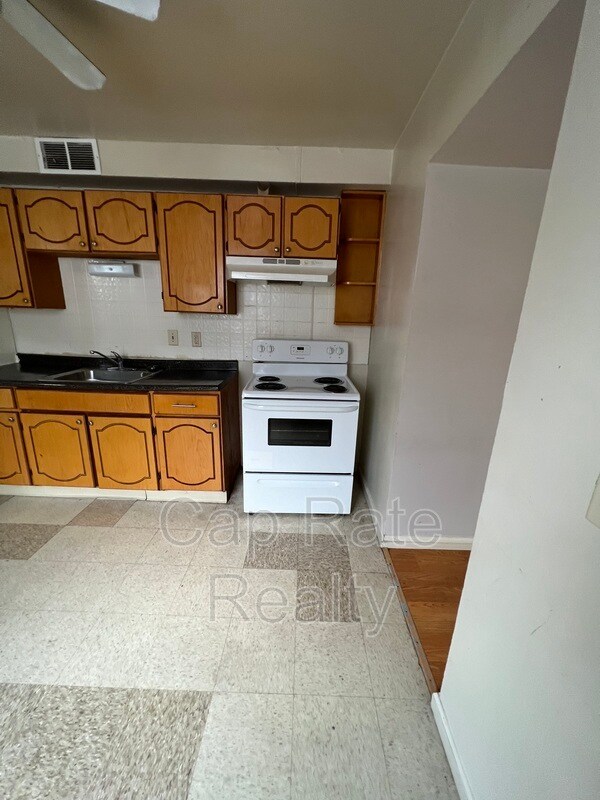 Foto del edificio - 1047 Loretta Ave
