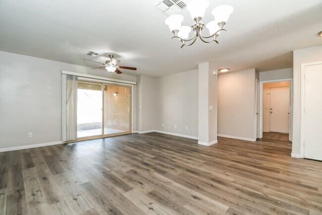 Foto del edificio - 10222 E Baltimore St