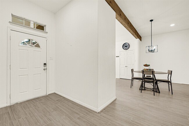 Foto del edificio - 18875 Ferney Ln