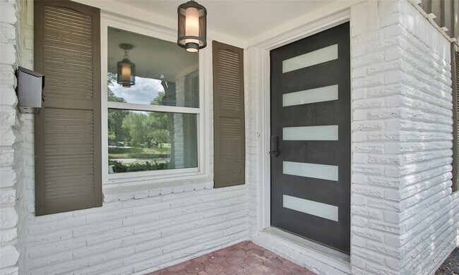 Foto del edificio - 10803 Chimney Rock Rd