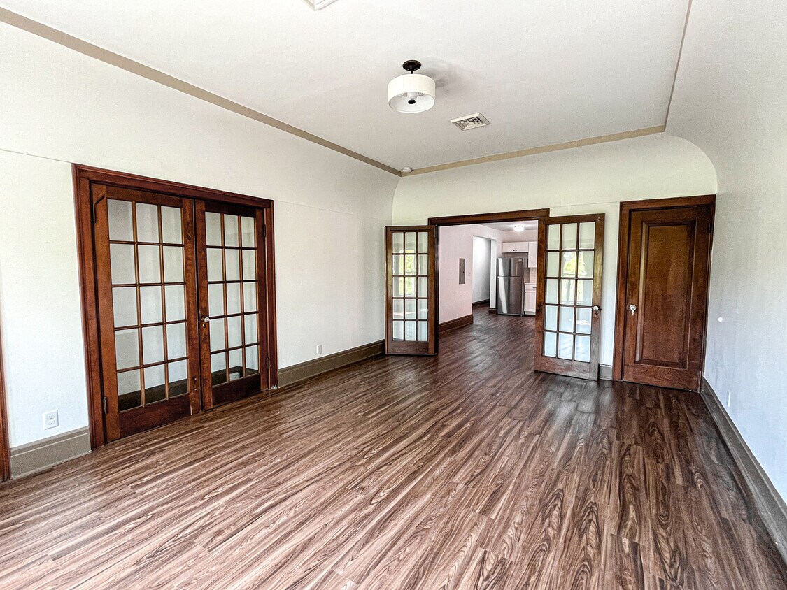 460 3rd St Unit 1, Niagara Falls, NY 14301 Apartments in Niagara