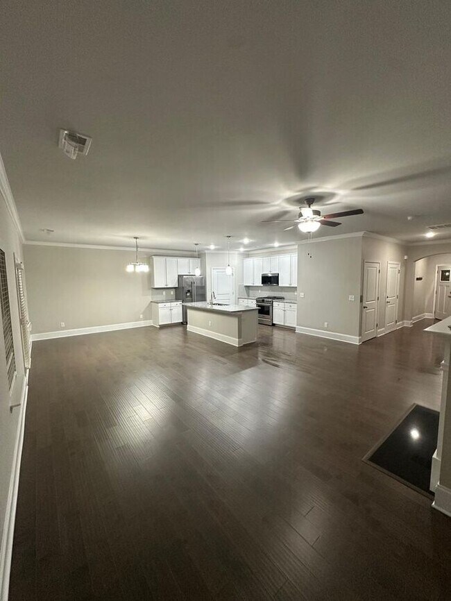 Foto del edificio - 6027 Villa Ford Ln