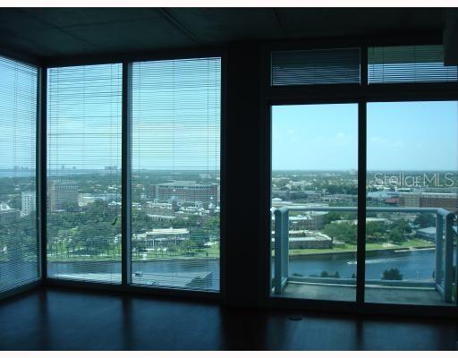 Building Photo - 777 N Ashley Dr