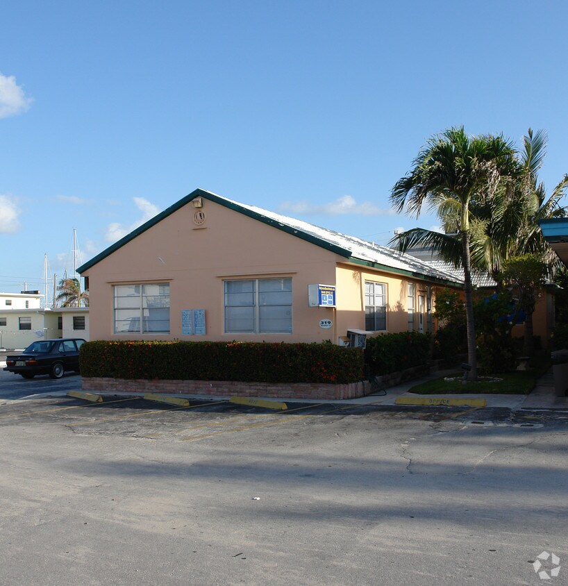 319 Mckinley St - Algra Apartments