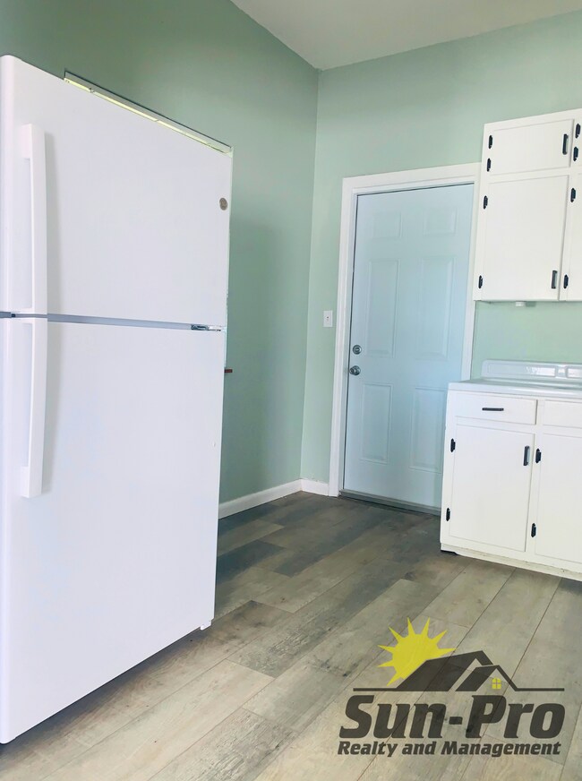 Foto del edificio - 136 W Pine Bluff St