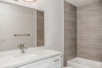1BR, 1BA - 745-775 SF - The Alexio