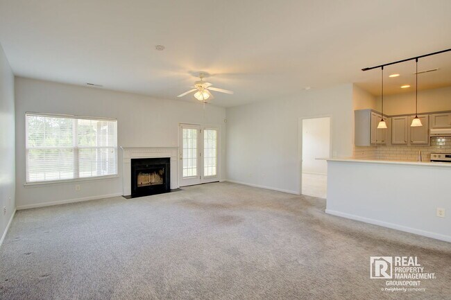 Foto del edificio - 2815 Summertrees Blvd