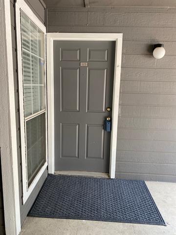 Primary Photo - 18333 Roehampton Dr