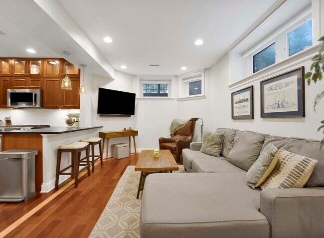 Foto del edificio - 703 W Wellington Ave