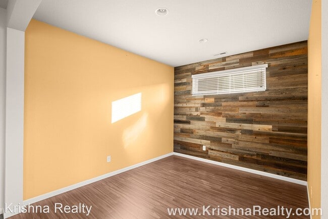 Building Photo - 4 br, 3 bath House - 5010 NE 126th Avenue