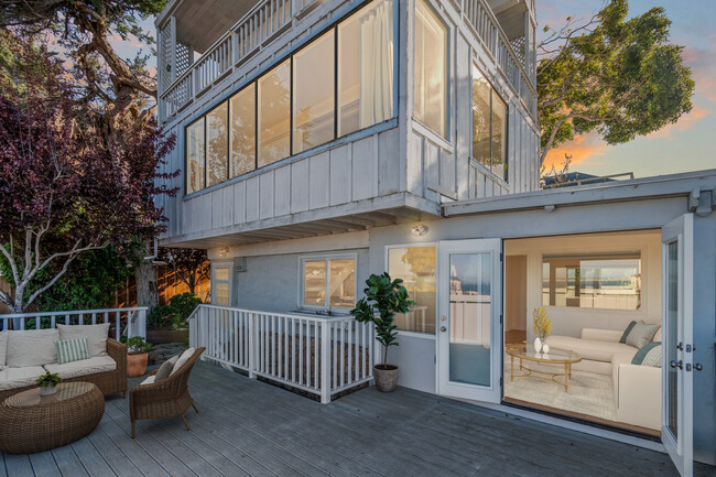 Building Photo - 611 Lantern Lane
