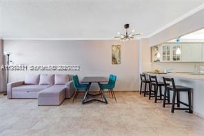 Foto del edificio - 3725 S Ocean Dr