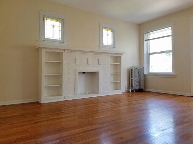 Foto del edificio - 2220 N St Louis Ave