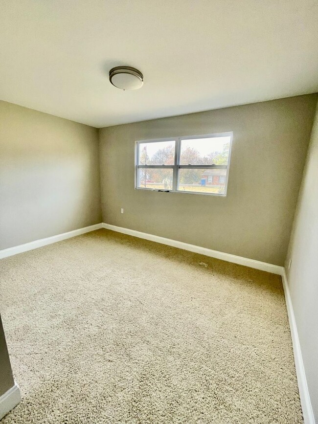 Building Photo - Welcome to this newly renovated 4 bedroom,...