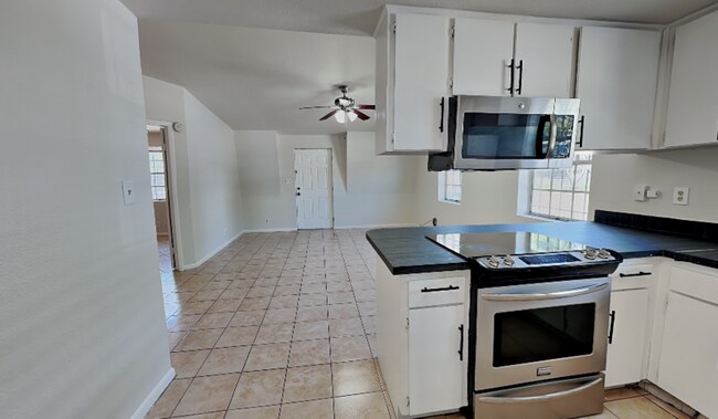 Foto del edificio - 9213 N 13th St
