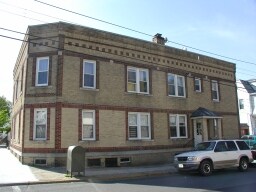 Building Photo - 318-320 Nesbit Ter