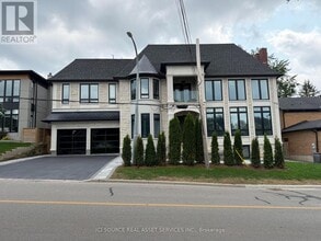 Building Photo - 211 Kennedy St W
