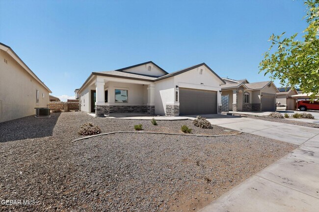 Foto del edificio - 15120 Purpose Ave