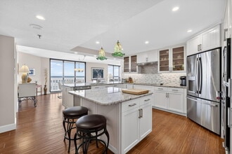 Building Photo - 9960 S Ocean Dr