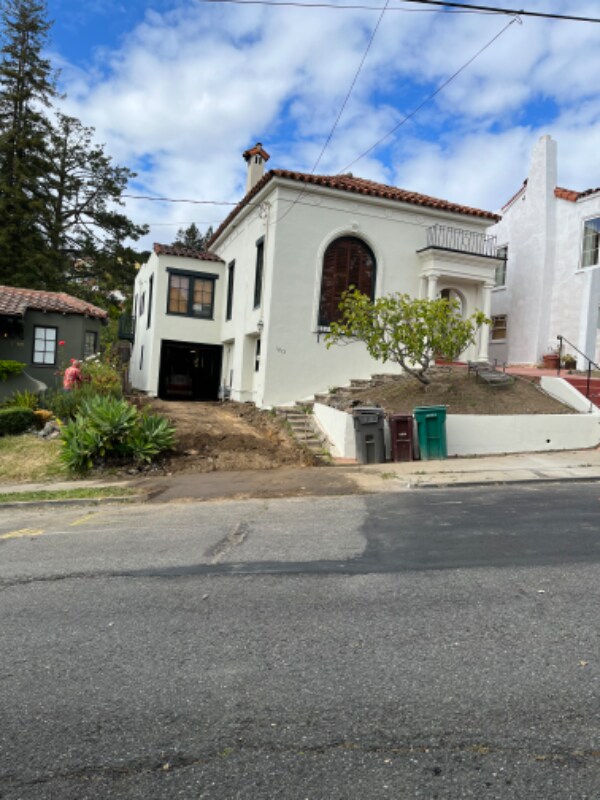 Building Photo - 1872 Clemens Rd