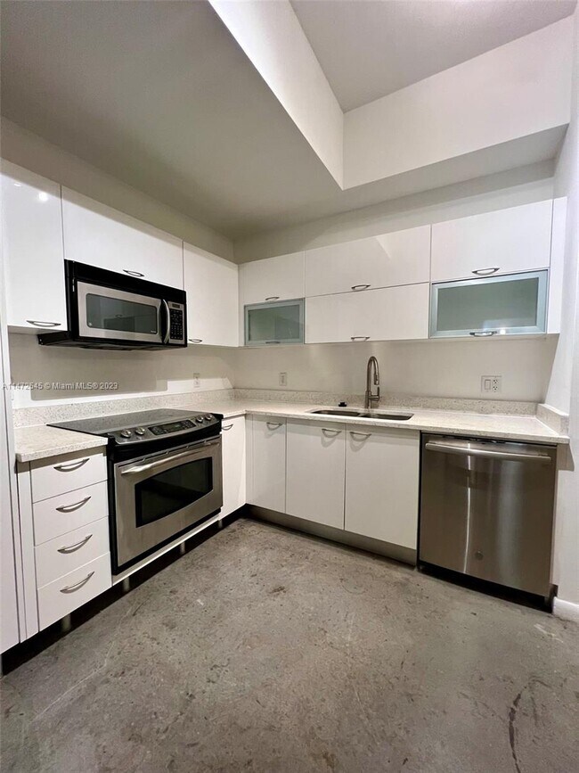 Building Photo - 133 NE 2nd Ave Unit 3206
