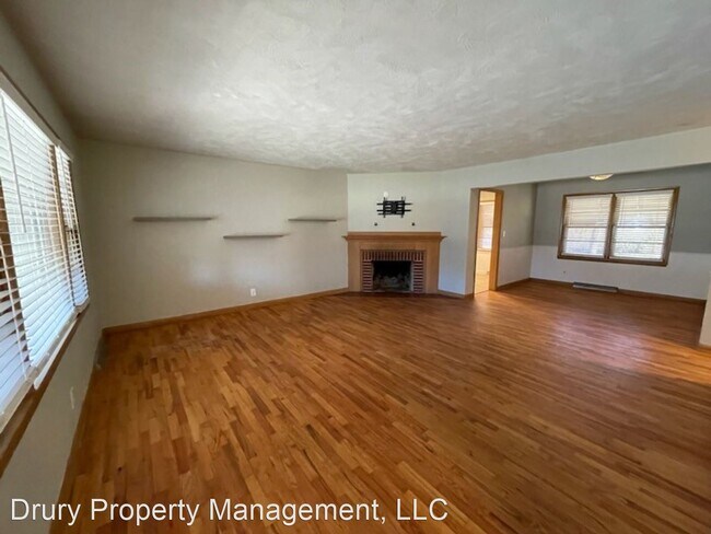 Foto del edificio - 3 br, 1.5 bath House - 2244 S. Kings Avenue