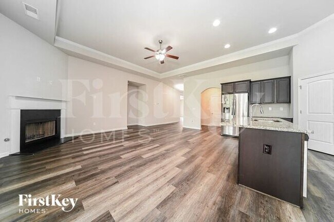 Foto del edificio - 505 Mullen Ct