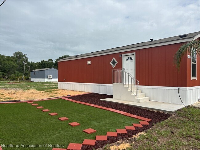 Building Photo - 2430 Hammock Rd