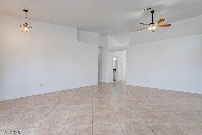 Foto del edificio - 2205 Riderwood Ave