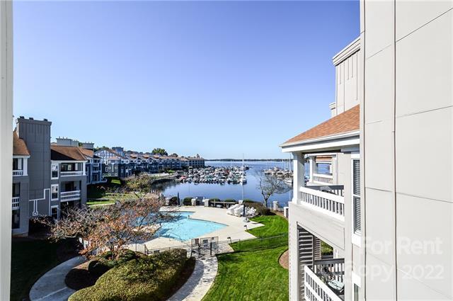 Foto principal - 18865 Vineyard Point Ln