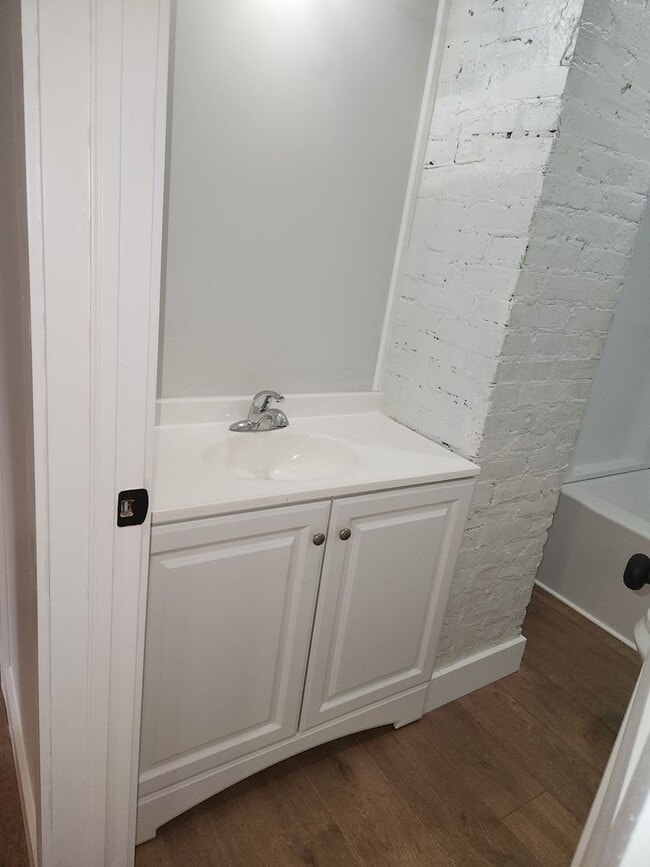 Building Photo - Cottage Charm Home