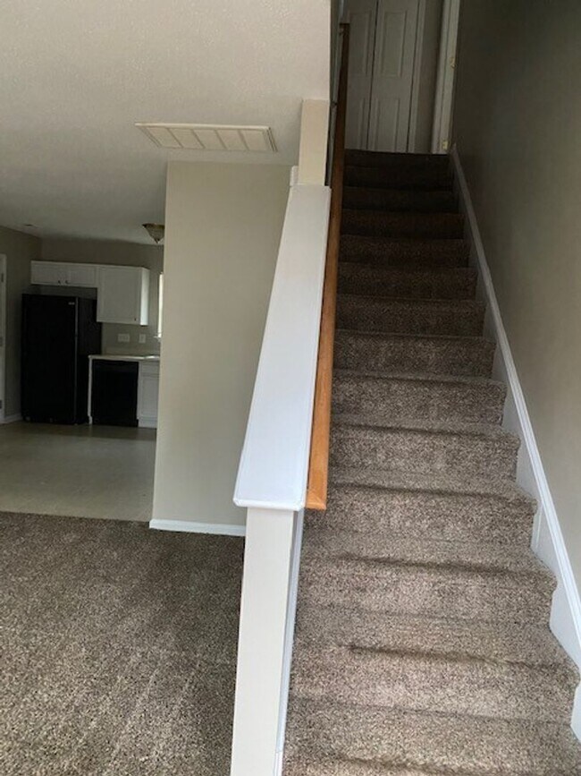 Building Photo - Beautiful 4 Bedroom Home with Garage!