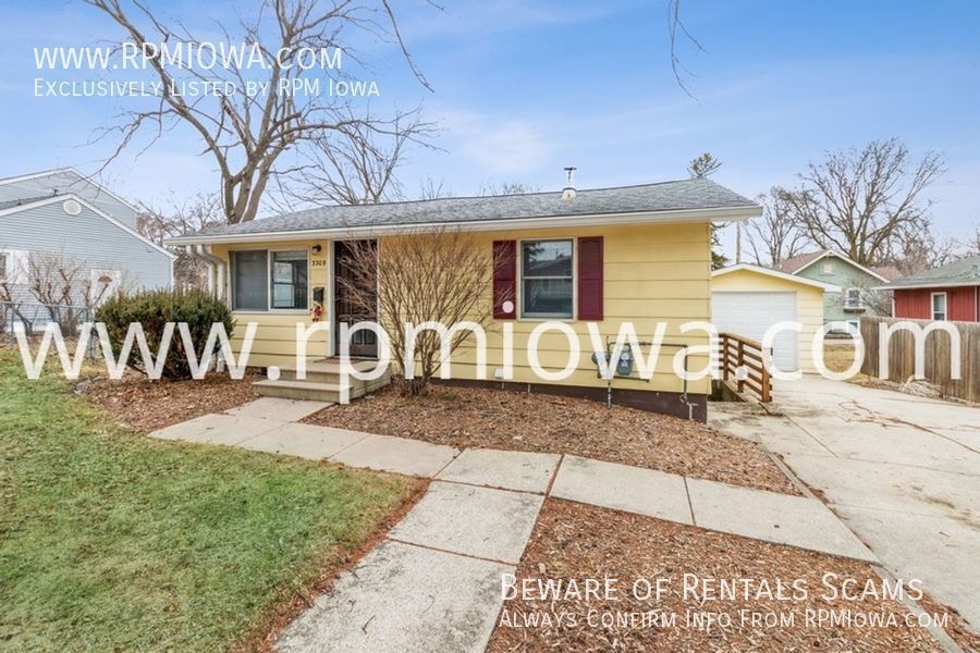 FENCED IN YARD!! 3 Bedroom, 2 Bath Home in... House Rental in Ames